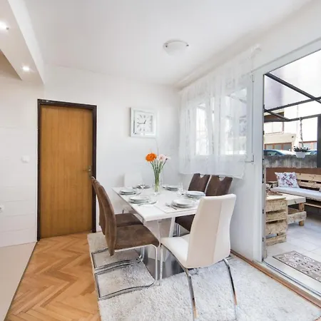 Apartman Rose *