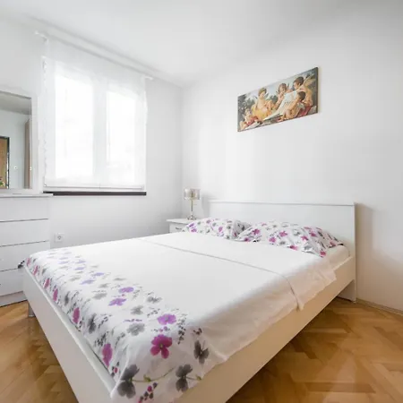 Apartment Apartman Rose *